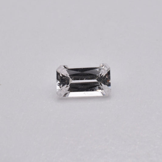 Danburite 0,78ct - pierre précieuse - gemme