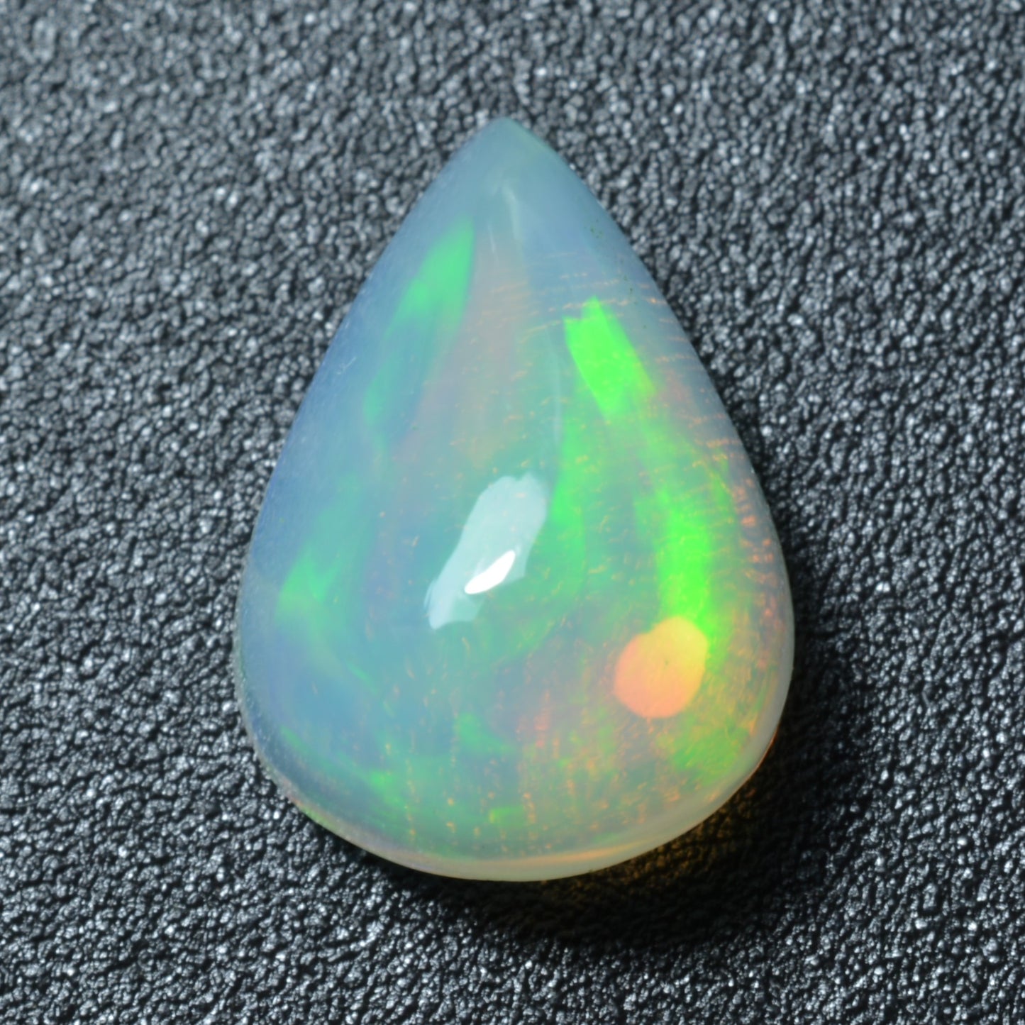 Opale Cabochon Poire 2,50ct - PASSOT GEMS