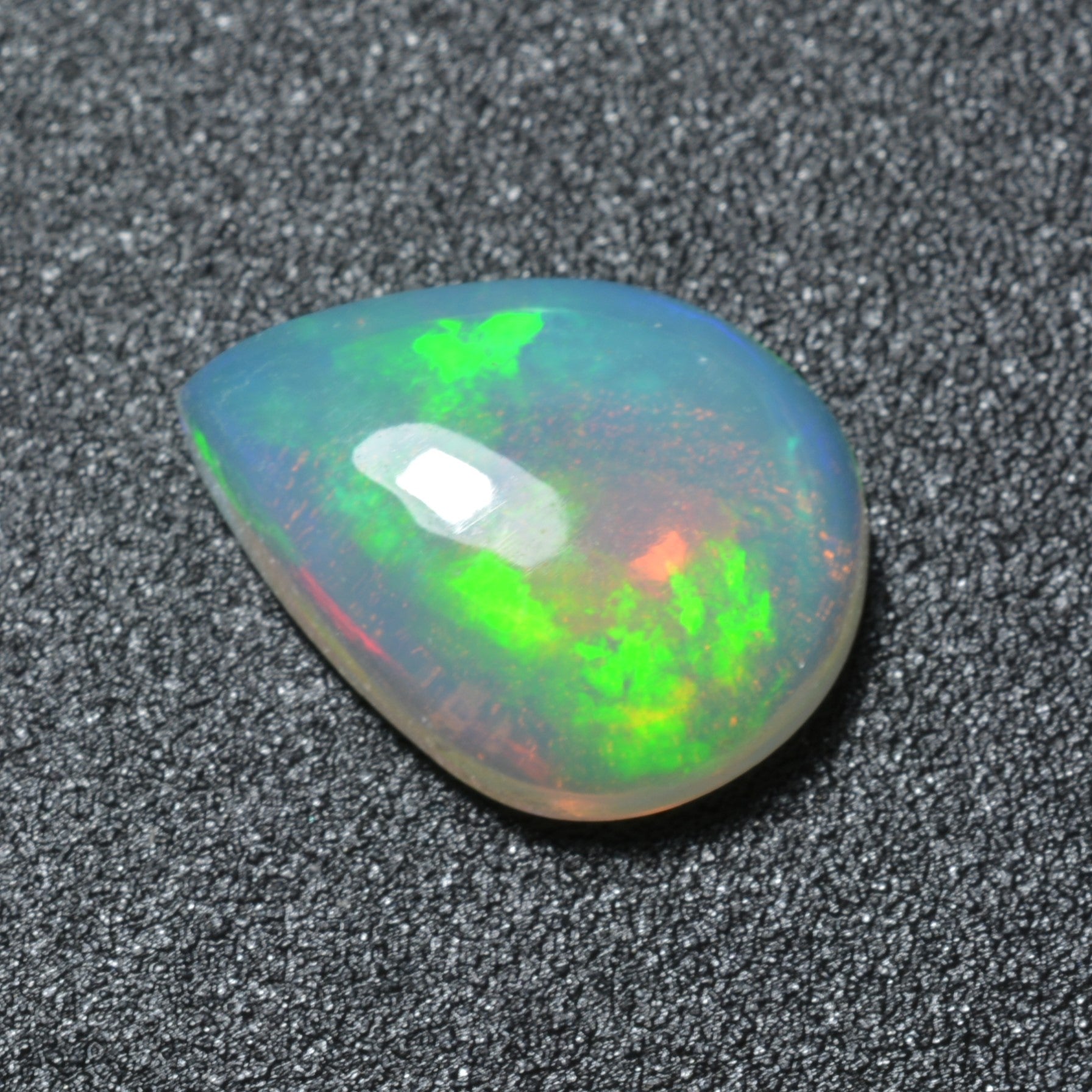 Opale Cabochon Poire 2,36ct - PASSOT GEMS