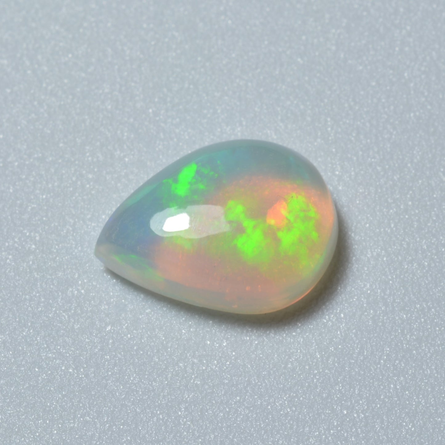 Opale Cabochon Poire 2,36ct - PASSOT GEMS