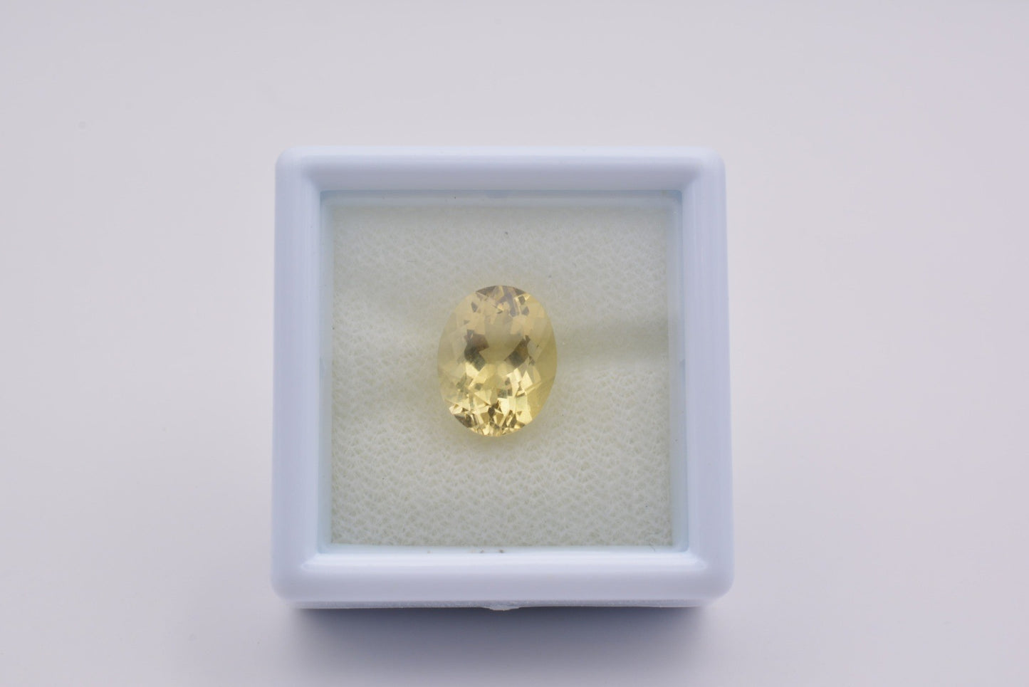 Scapolite Jaune Ovale 2,40ct - pierre précieuse - gemme