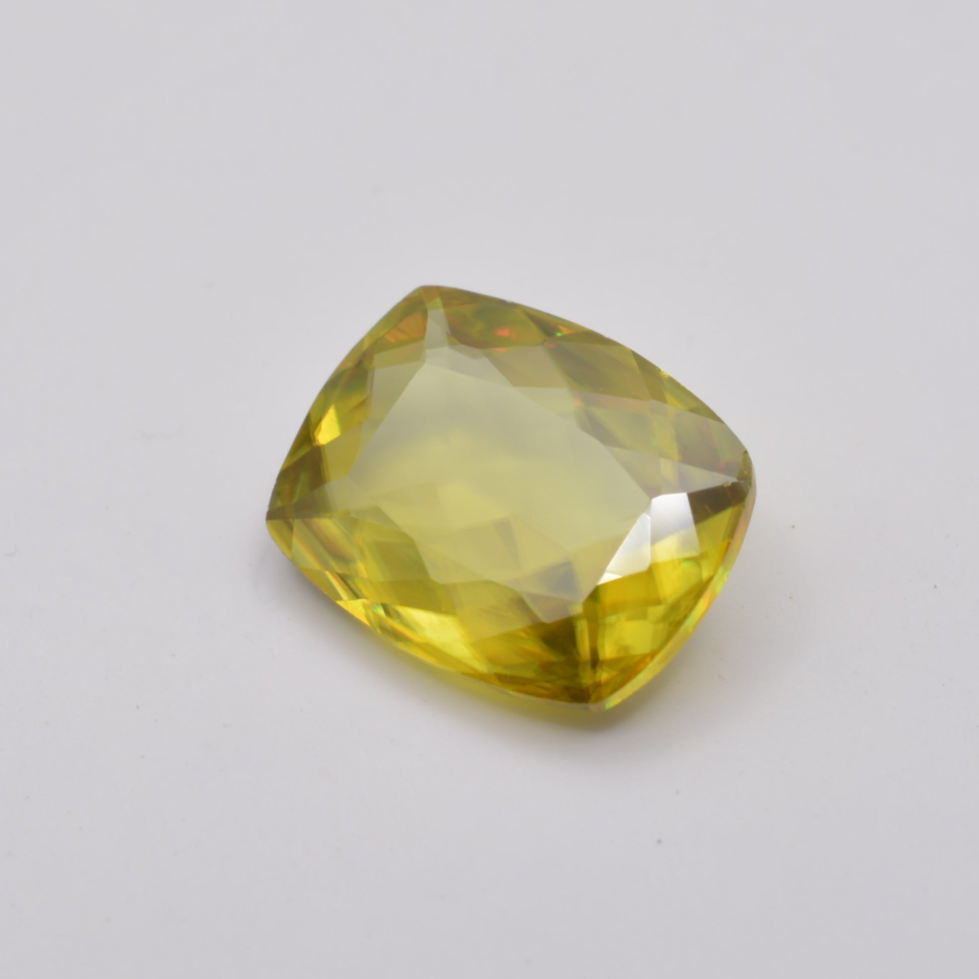 Sphène ou Titanite Coussin Rectangle 2,22ct - pierre précieuse - gemme