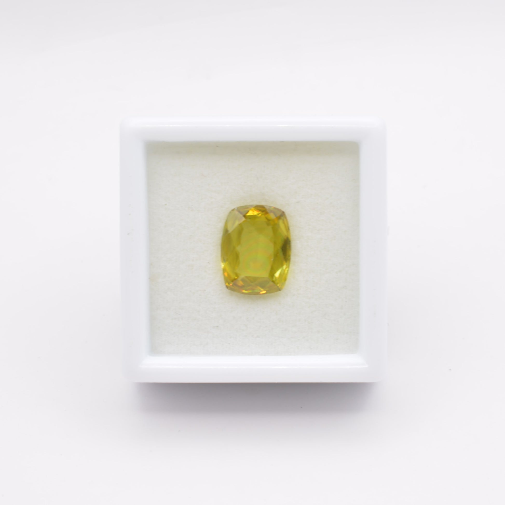 Sphène ou Titanite Coussin Rectangle 2,22ct - pierre précieuse - gemme