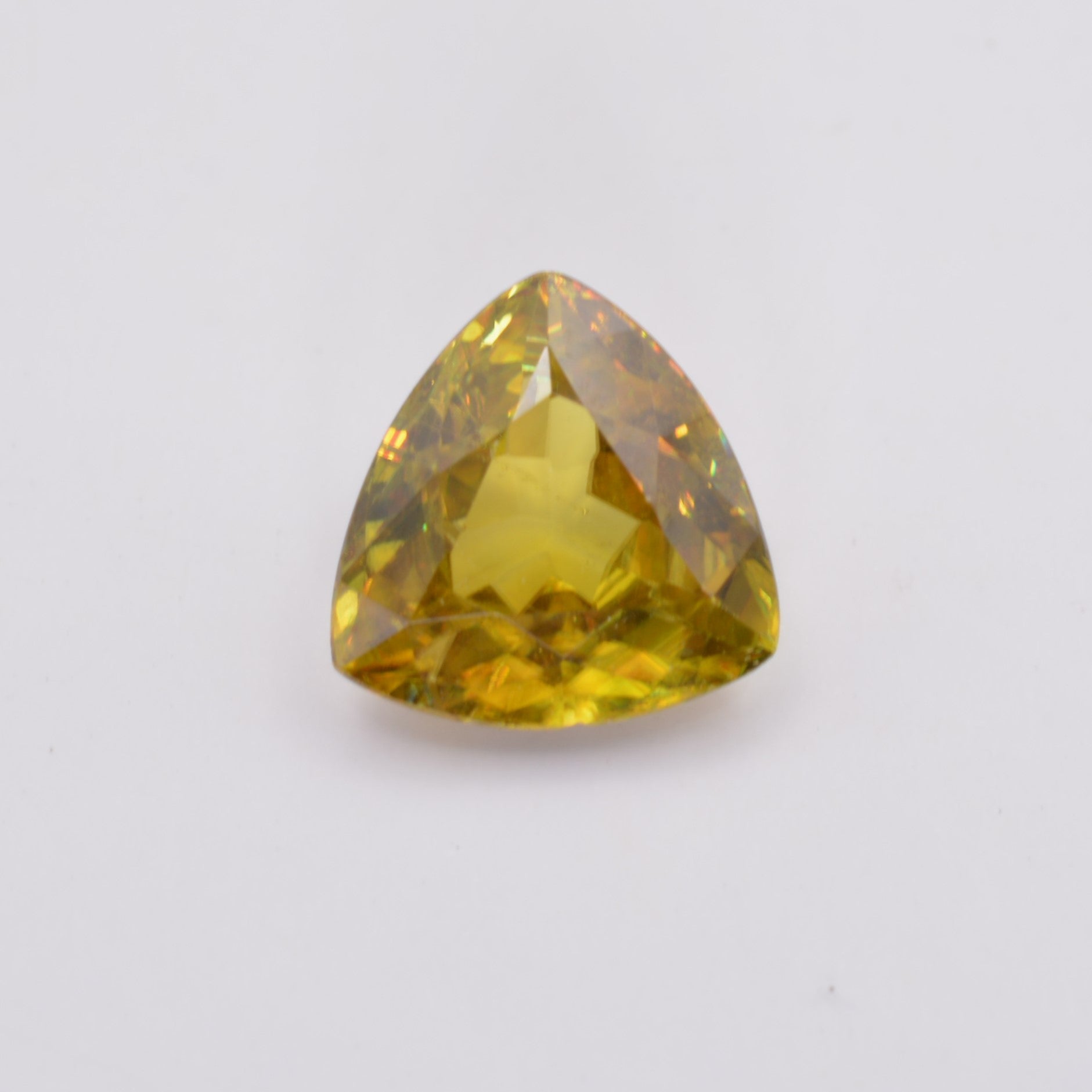 Sphène ou Titanite Trillion 1,40ct - pierre précieuse - gemme