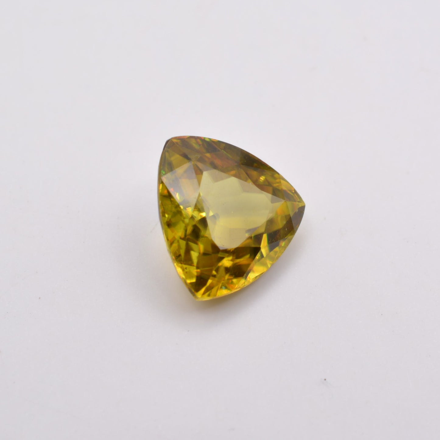 Sphène ou Titanite Trillion 1,40ct - pierre précieuse - gemme