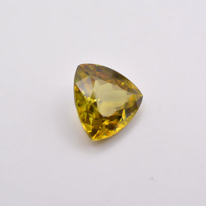 Sphène ou Titanite Trillion 1,40ct - pierre précieuse - gemme